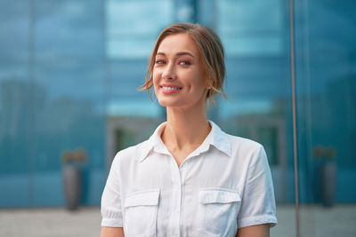 Portrait of a smiling young woman