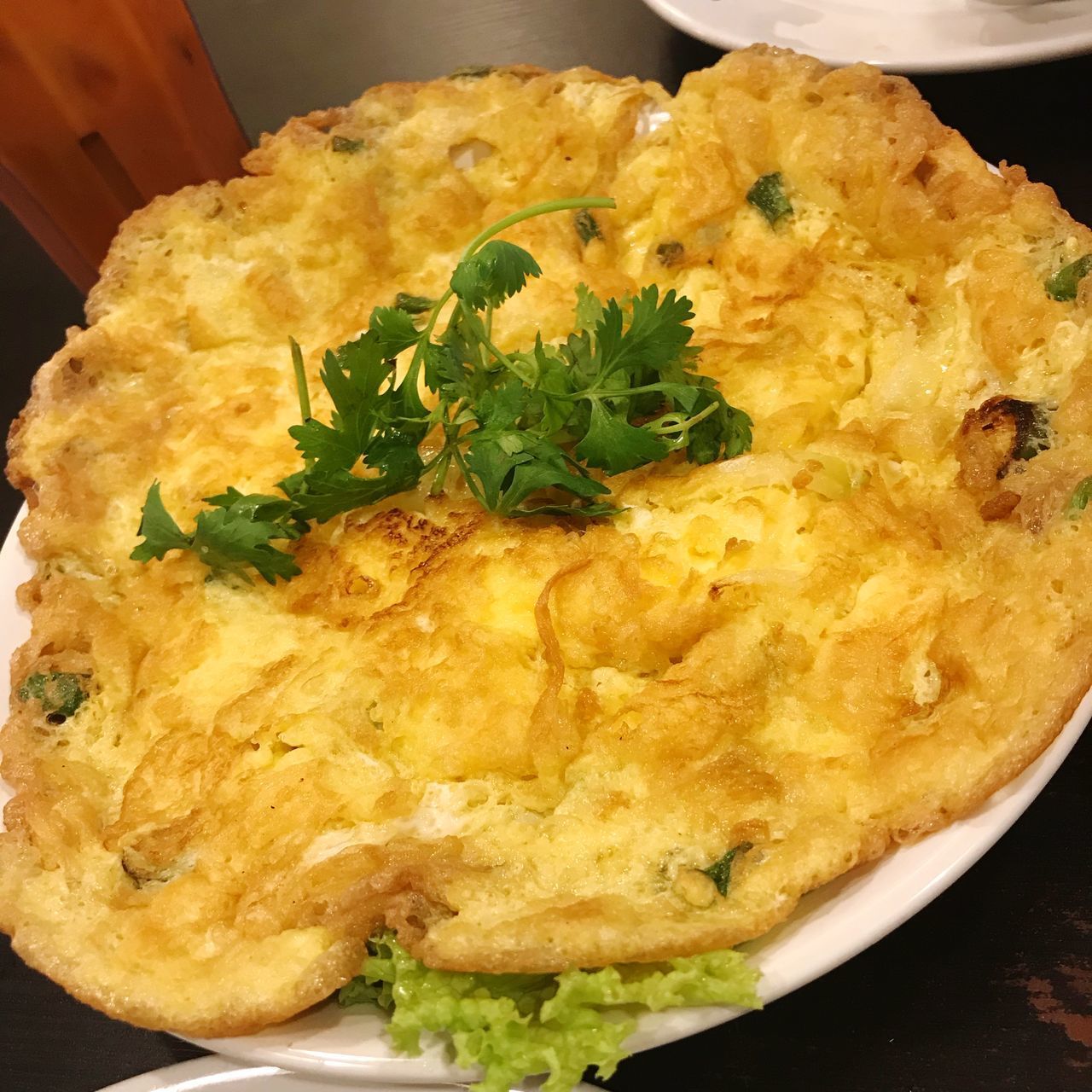 HIGH ANGLE VIEW OF FOOD IN PLATE