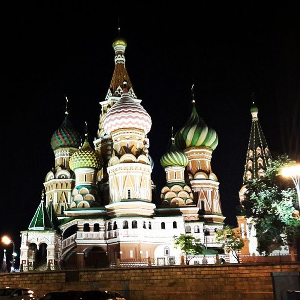 night, illuminated, architecture, built structure, building exterior, famous place, travel destinations, tourism, dome, history, low angle view, international landmark, travel, clear sky, city, capital cities, religion, place of worship, sky, facade