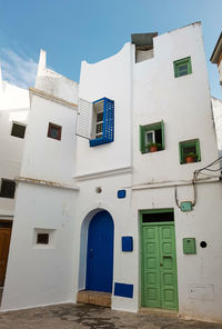 White washed buildings in the old medina of asilah