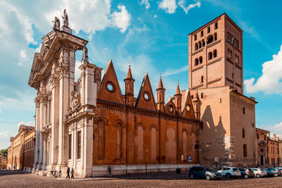 Mantua cathedral buildings in city against sky