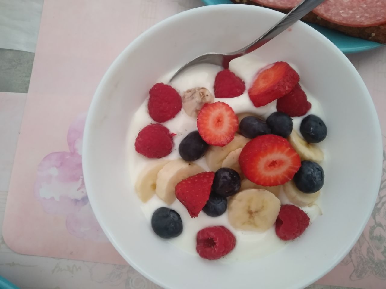 HIGH ANGLE VIEW OF BREAKFAST IN BOWL