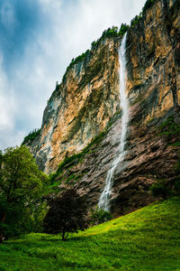 The staubbach falls in the swiss mountains.