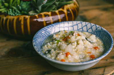 Close-up of rice in bowl on table