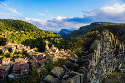 Castle against cloudy sky