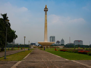 View of monument in city against sky
