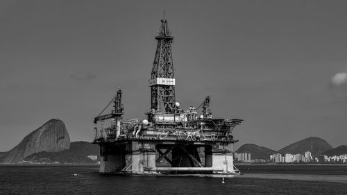 Offshore exploration platform for the oil industry in guanabara bay, rio de janeiro, brazil