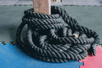 Close-up of rope tied on metal