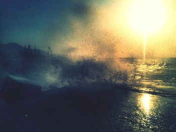 Waves splashing in sea