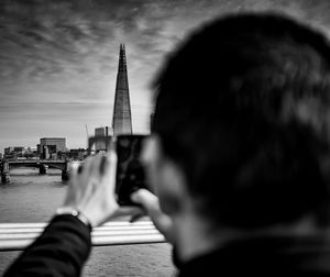 Tourists in front of eiffel tower