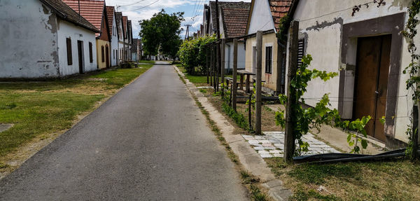 Hajós cellar village