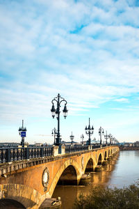 Pont de pierre over river