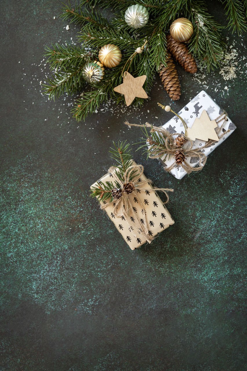 HIGH ANGLE VIEW OF CHRISTMAS DECORATION IN TREE