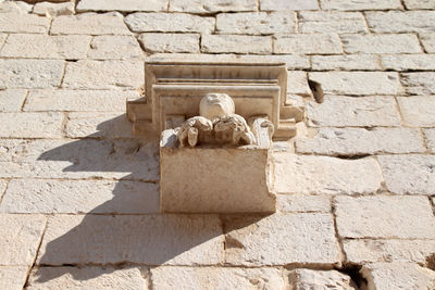 Bracket with sculptural representation, located in the central courtyard,  of the swabian castle.