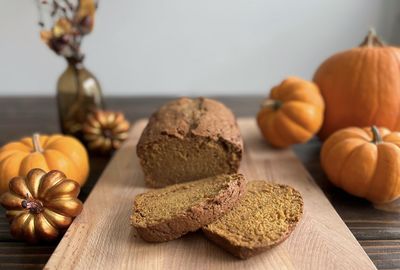 Close-up of sliced pumpkin bread on table