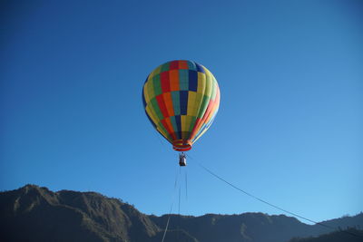 Flying hot air balloon