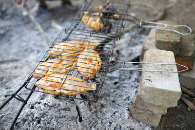 Close-up of crab on barbecue grill