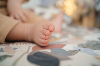 Baby legs selective focus, shallow depth of field