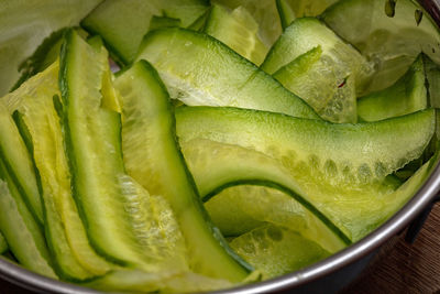 Close-up of green bananas in bowl