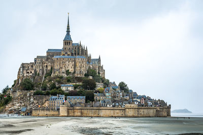 Mont saint-michel against sky