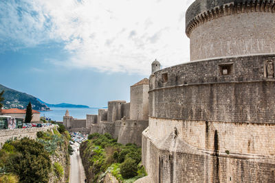 Minceta tower and the beautiful dubrovnik walls