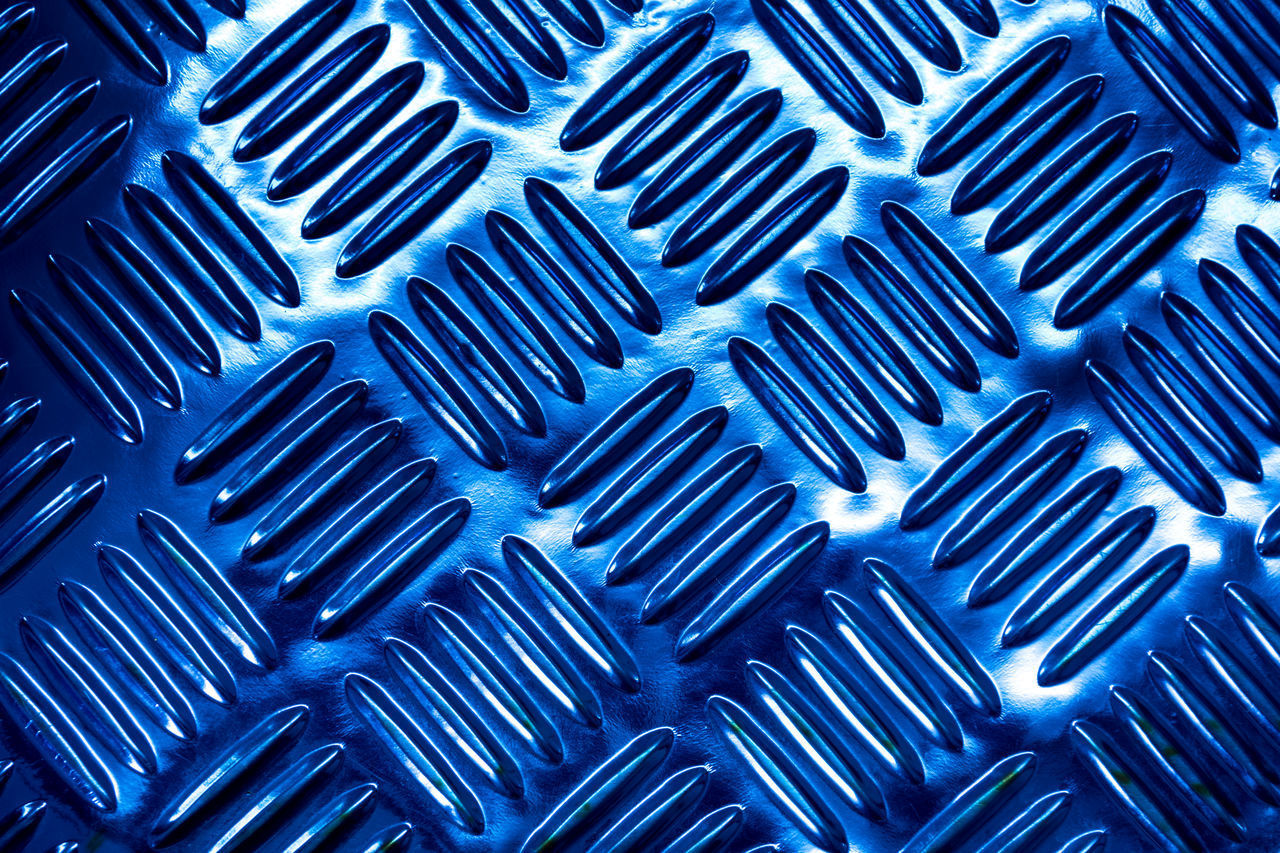 FULL FRAME SHOT OF METAL GRATE