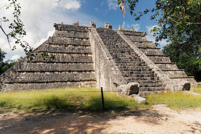 Maya ruins of chichen itza in mexico.