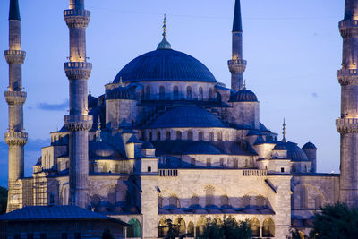 The blue mosque at dawn in the city of istanbul in turkey