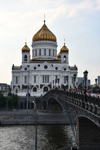 Vertical shot to the bridge to the cathedral of christ the saviour in moscow, russia