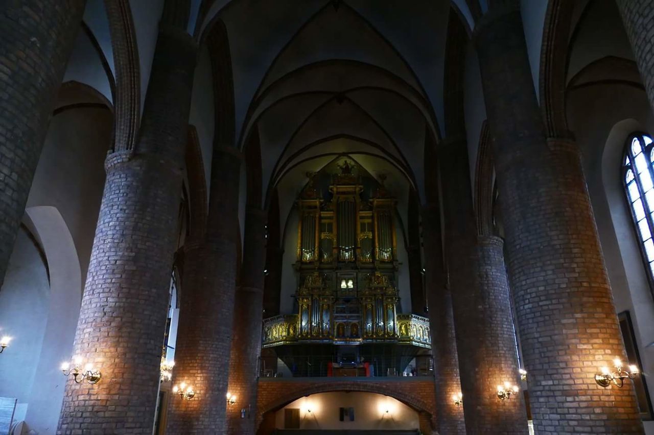 INTERIOR OF CHURCH