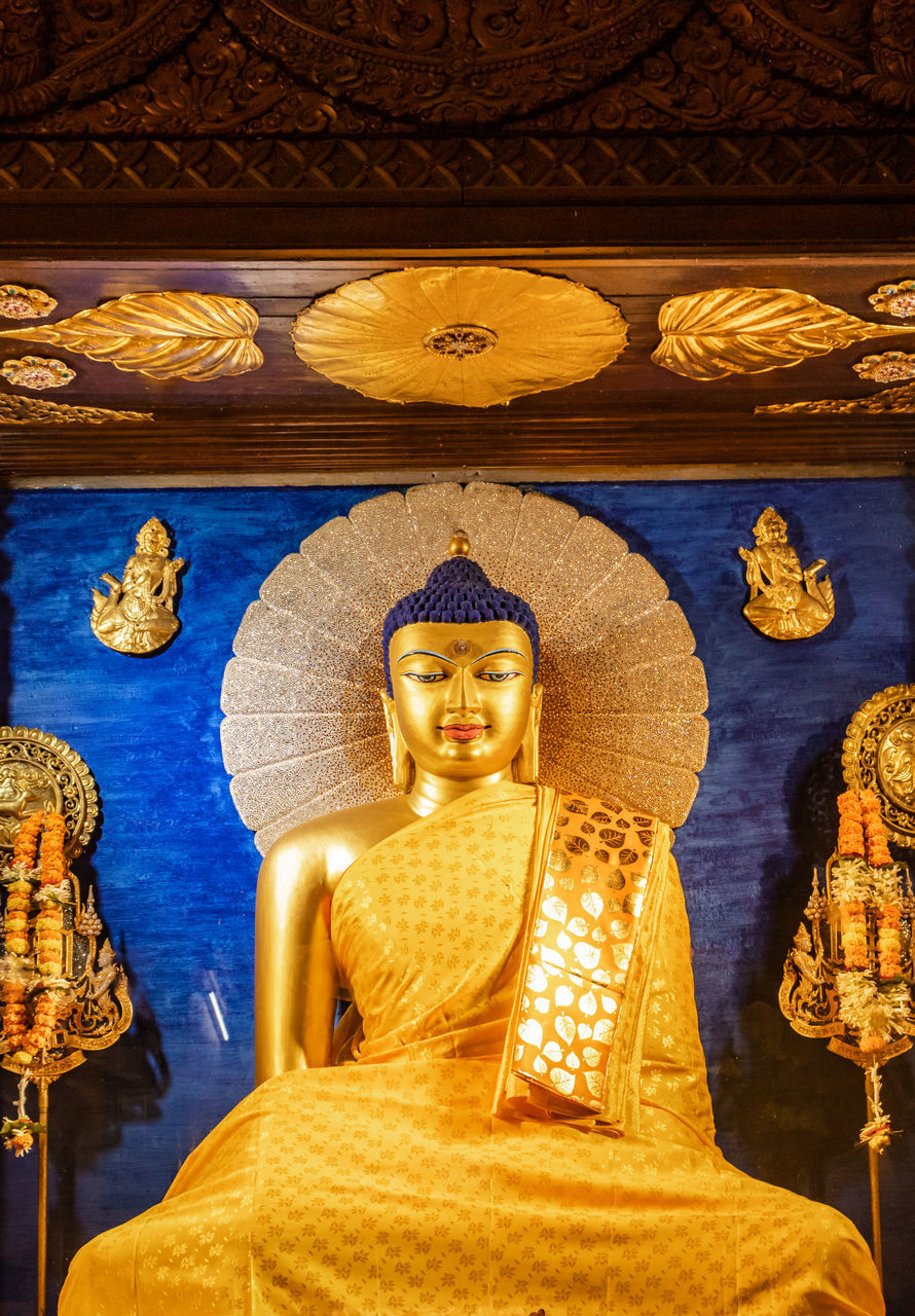 STATUE OF BUDDHA IN TEMPLE