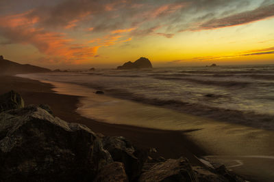 Scenic northern california redwood coast beach sunset near crescent city. pacific ocean ocean shore.