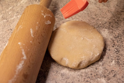 Close-up of bread on cutting board