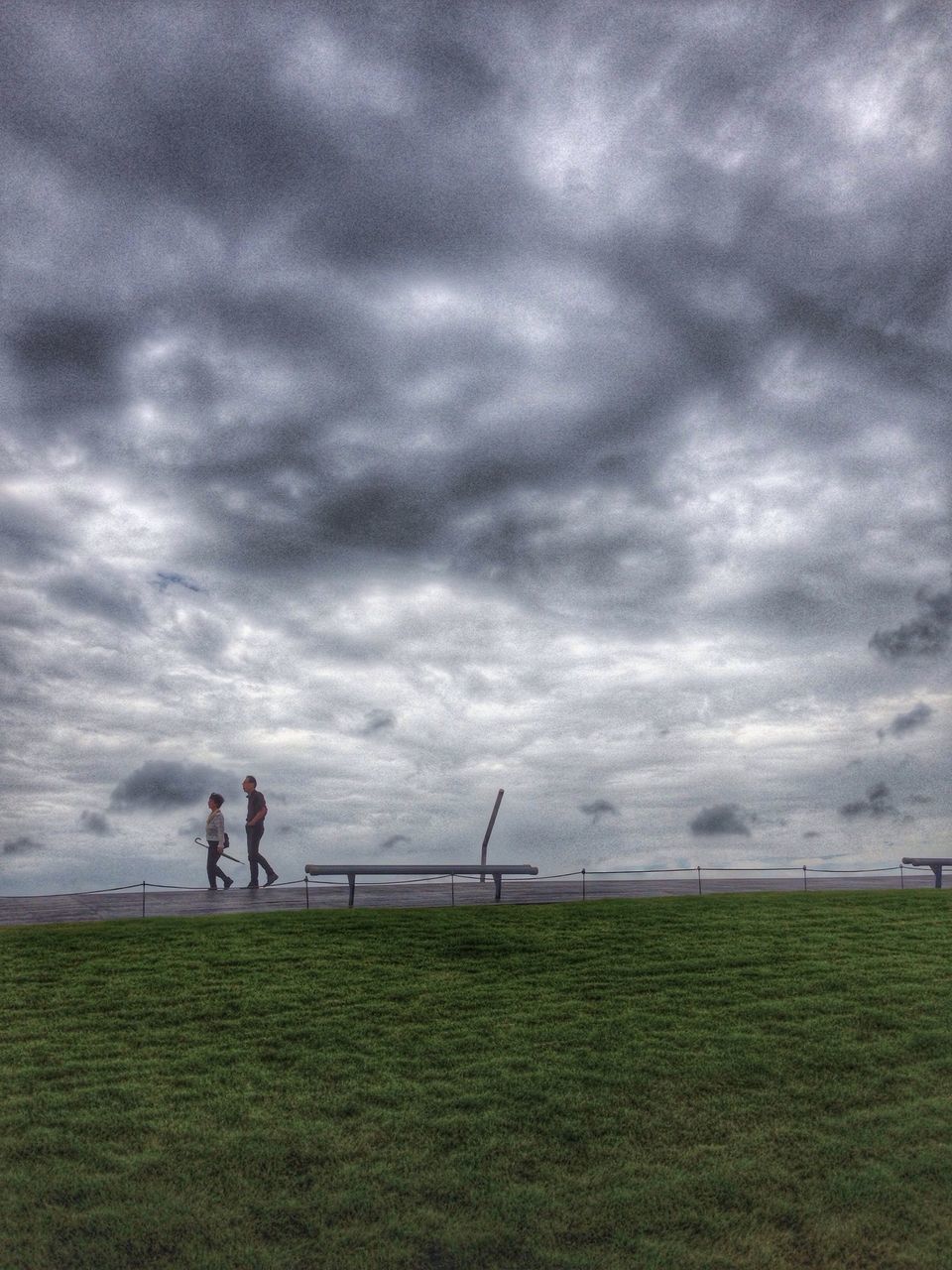 sky, cloud - sky, cloudy, grass, weather, field, landscape, overcast, tranquil scene, tranquility, storm cloud, nature, scenics, cloud, beauty in nature, grassy, dramatic sky, cloudscape, day