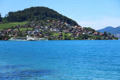 The vapor blumisalp in front of faulensee, thunersee.