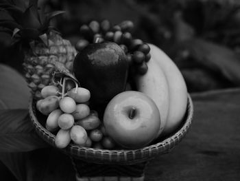 Close-up of apples in basket