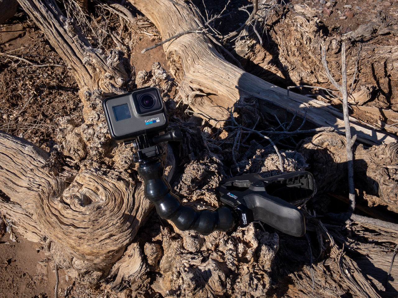 HIGH ANGLE VIEW OF CAMERA ON ROCKS