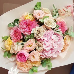 Close-up of rose bouquet