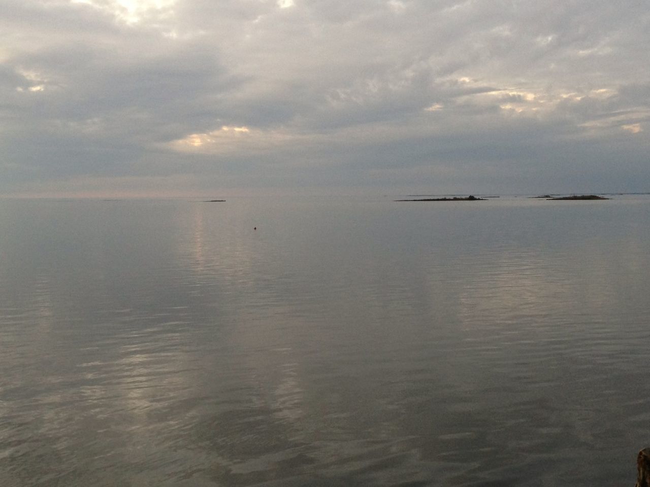 sea, water, sky, horizon over water, scenics, tranquil scene, waterfront, tranquility, transportation, cloud - sky, nautical vessel, beauty in nature, mode of transport, nature, boat, cloudy, cloud, idyllic, seascape, sunset