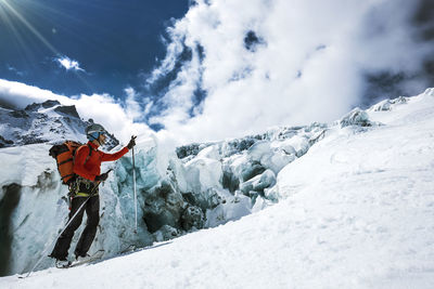 Alpinism and skii in a glacier