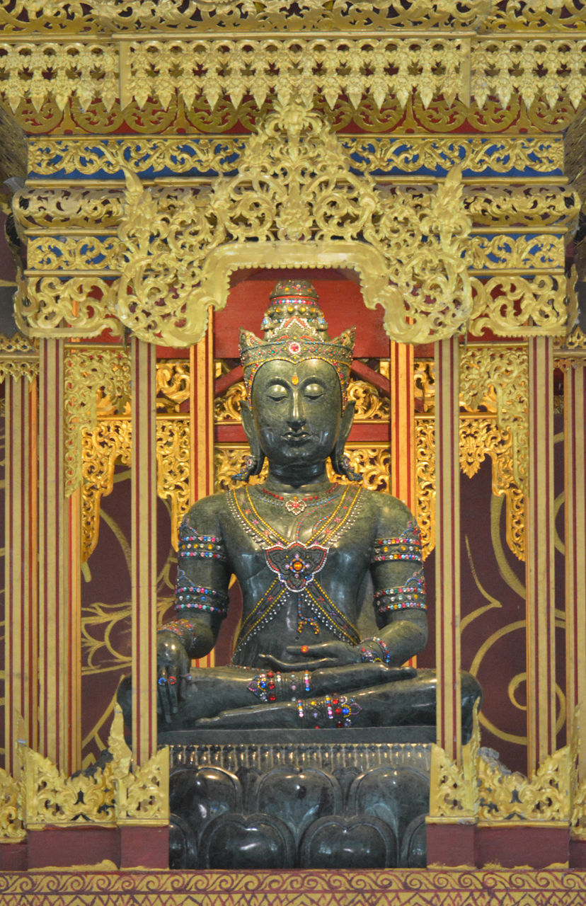 STATUE OF BUDDHA IN BUILDING