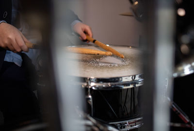 Play on drum