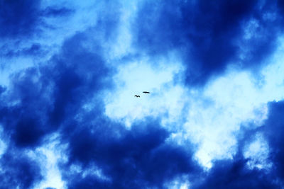 Low angle view of cloudy sky