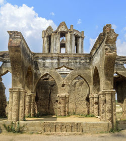 Old ruins of building against sky