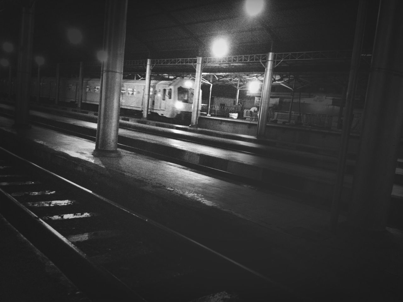 illuminated, night, lighting equipment, transportation, railroad station platform, railroad station, the way forward, built structure, empty, architecture, street light, indoors, public transportation, light - natural phenomenon, electric light, rail transportation, railroad track, absence, subway station, no people