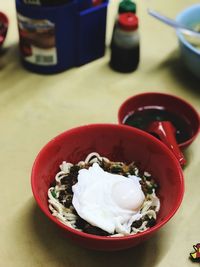 Close-up of noodles in bowl on table