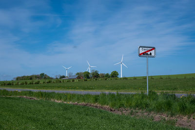 City sign in smal town centrum, mors