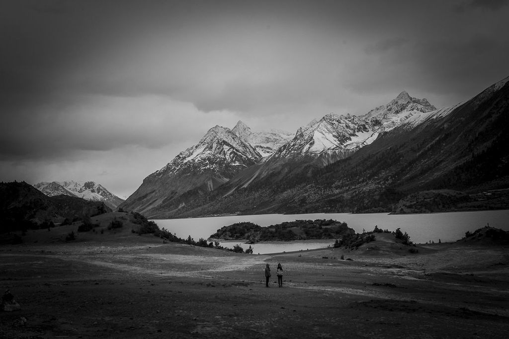 SCENIC VIEW OF SNOWCAPPED LANDSCAPE AGAINST SKY