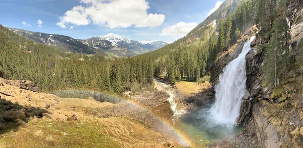 Regenbogen wasserfall