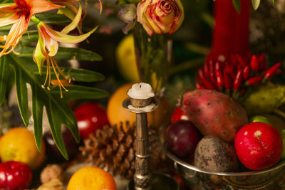 Close-up of apples on table